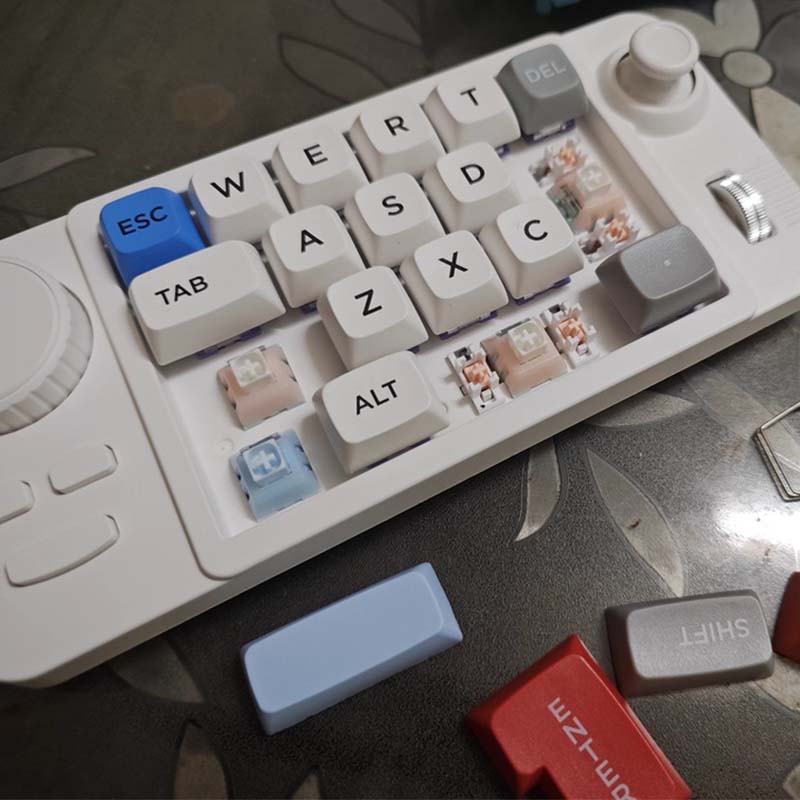 คีย์บอร์ดเกมมิ่งแบบมีสาย K811  - Gaming Keyboard 1 Hand บทวิจารณ์และราคา